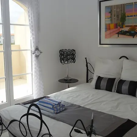Mortes Villa